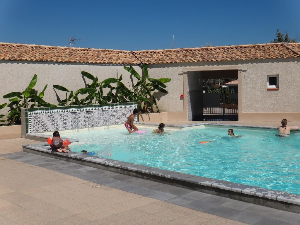 Camping Hameau Des Cannisses Gruissan Exterior photo