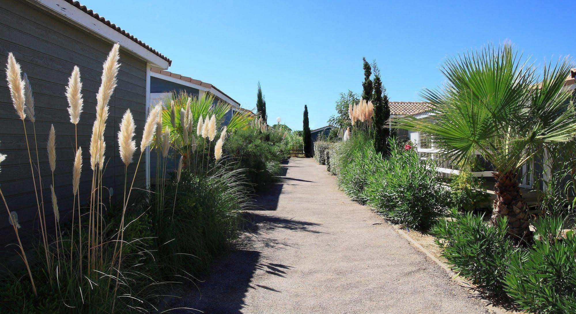 Camping Hameau Des Cannisses Gruissan Exterior photo